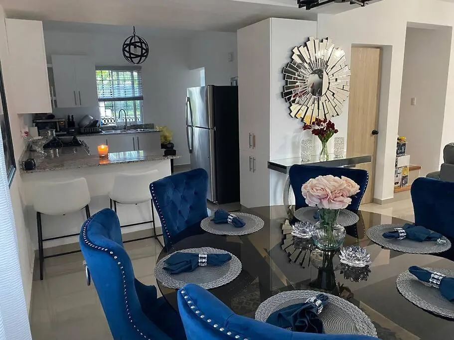 Cheerful 4Bedroom Villa With Pool In 普拉塔港 0*,